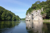 Das Foto zeigt das Nationale Naturmonument "Weltenburger Enge", Donaudurchbruch. 